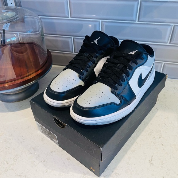 Jordan 1 - Picture 2 of 4